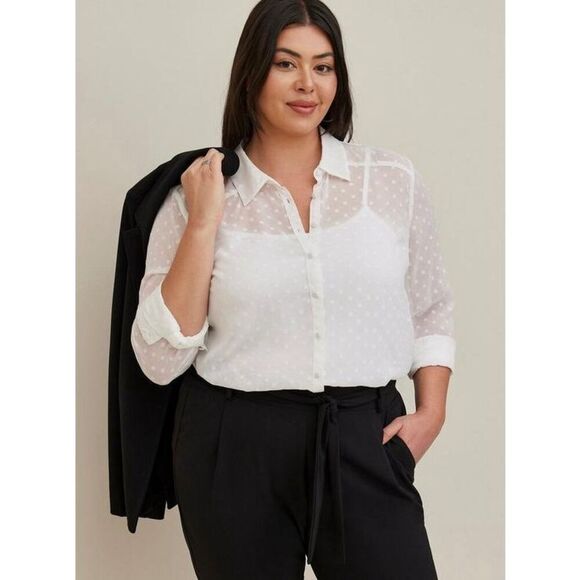 ✨Torrid Madison - White Chiffon Clip Dot Button Front Sz 2X Blouse✨ - Picture 1 of 9